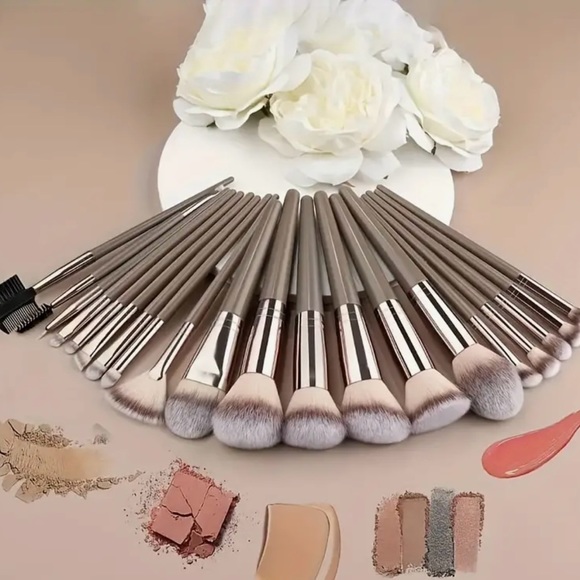 Makeup Brush Set 15pc - Picture 3 of 10